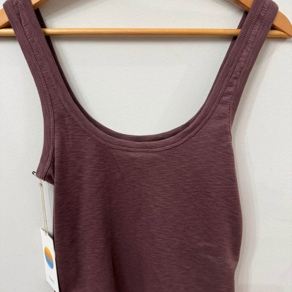 NWT Vuori Sunrise Crop Tank - Size Medium